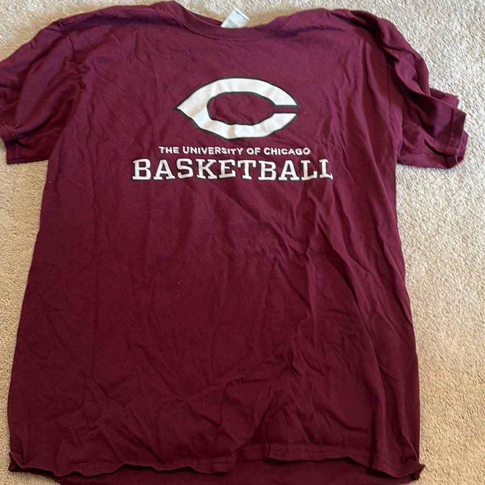 University of Chicago basketball tee